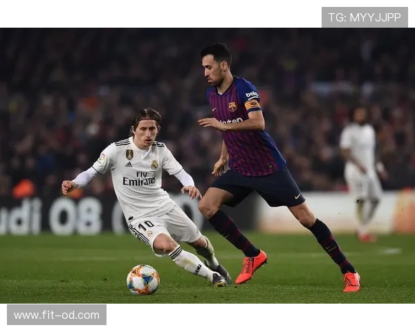 布斯克茨与克罗斯在控球分布下出现体系分化趋势