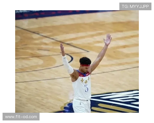 班恩无球跑动拉开空间，三分效率超联盟平均