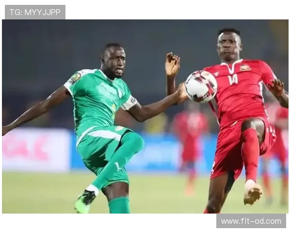 希尔无球跑动牵制防线，改变对手防守布局