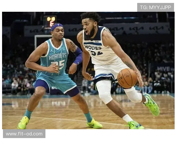 罗伯特·威廉姆斯篮板率提升明显，内线防守效率对比季前赛跃升